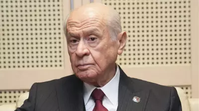 Bahçeli, Ameliyat Olan İbrahim Tatlıses'i Telefonla Arayarak Geçmiş Olsun Diledi