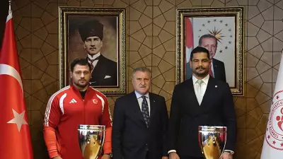 Bakan Bak, Avrupa şampiyonu milli güreşçileri ağırladı