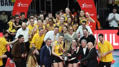 Bakan Bak'tan VakıfBank'a Şampiyonluk Tebriği: Sultanlar Ligi'nde Zafer Kutlandı