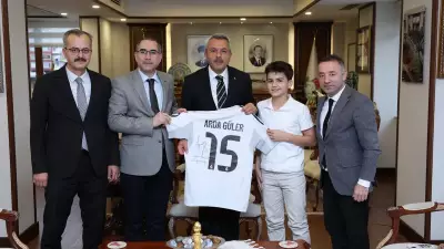 Başkan Erdoğan'ın Talimatıyla Arda Güler Forması Hasta Çocuğa Ulaştı