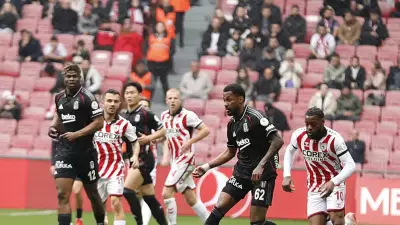 Beşiktaş'ta Amir Murillo Cezalı! Fatih Karagümrük Maçında Yer Alamayacak