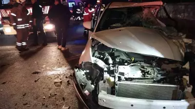 Beykoz'da servis minibüsü ile otomobil çarpıştı: 12 yaralı