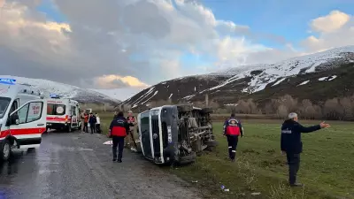 Bitlis'te Minibüs Devrildi: 11 Kişi Yaralandı, Yaralılar Hastaneye Kaldırıldı