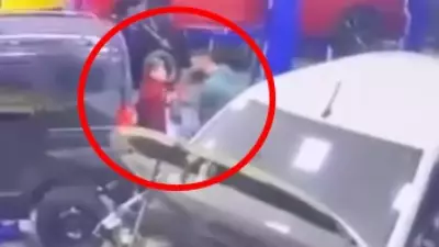 Bursa'da Usta, Telefona Bakan Çırağını Kameralar Önünde Darp Etti