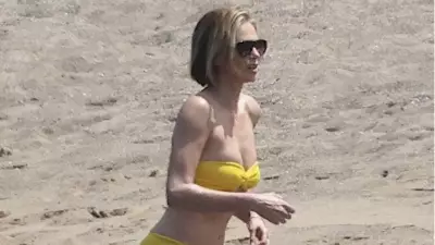 Charlize Theron Hawaii'de: 50 Yaşında Fit Vücudu ve Sıra Dışı İtirafları