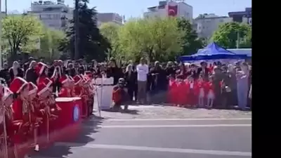 CHP'nin 23 Nisan'da çocuk mehteran takımına sırt dönmesi tepki çekti