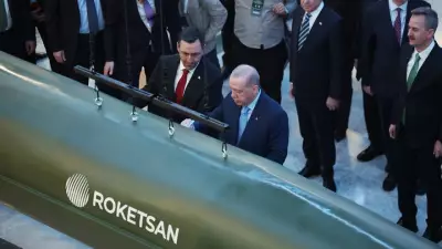 Cumhurbaşkanı Erdoğan, ROKETSAN Tesislerinde İncelemelerde Bulundu ve Tayfun Füzesine İmza Attı