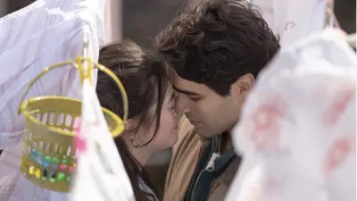 Delikanlı Dizisi İlk Bölümüyle Ekranlarda: Konusu ve Oyuncu Kadrosu