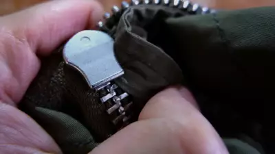 Fermuar Sıkışmasına Kesin Çözüm: Zorlamayın, Bu Yöntemi Deneyin!