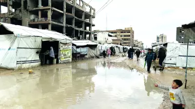 Gazze'de Şiddetli Yağış, Çadırlarda Yaşayan Ailelerin Çilesini Artırıyor