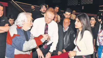 Gırgıriye Müzikali'nde Yeni Kaos: Tek Kapı ve Fazla Bilet Krizi