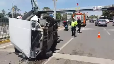 Haliliye'de kontrolden çıkan otomobil yan yattı: 1 yaralı