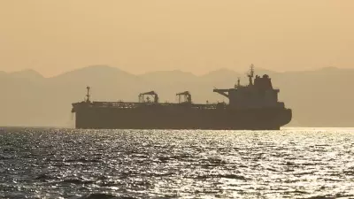 Hürmüz Boğazı'nda Kriz: Gemiler U Dönüşü Yapıyor, İran ABD'yi Uyardı