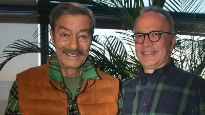 Kadir İnanır'dan Sağlık Müjdesi: Yeşilçam Efsanesi Ayakta Görüntülendi