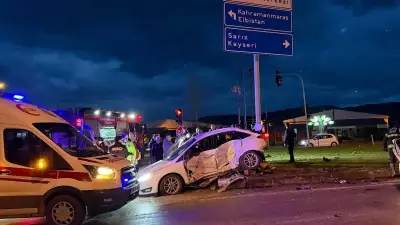 Kahramanmaraş'ta İki Araç Çarpıştı: 4 Kişi Yaralandı