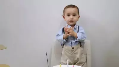 Karabük'te 3 yaşındaki Aybars, annesinin elini bırakıp yola atladı, servis çarptı