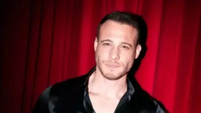 Kerem Bürsin'in Annesiyle Paylaştığı Kare Sosyal Medyayı Salladı!