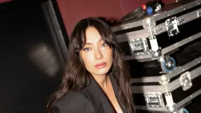 Neslihan Atagül, Abisi İlkay Atagül ile Verdiği Pozla Sosyal Medyayı Salladı!