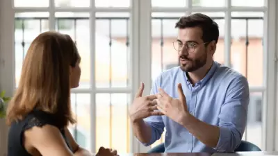 İnsanlar her gün 338 kelime daha az konuşuyor