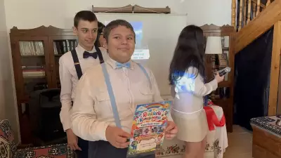 Otizmli Gençlerin İlk Kişisel Sergisi: 'Renklerle Konuşuyoruz' Düzce'de Açıldı