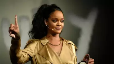 Rihanna, Yeni Doğan Kızıyla İlk Kez Görüntülendi!