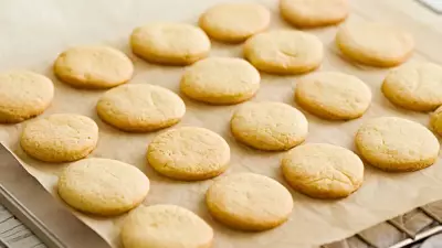 Sadece 5 Dakikada Hazırlanan Tereyağlı Kurabiye Tarifi: Pratik Lezzet