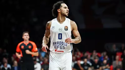 Shane Larkin 145 Gün Sonra Sahalara Döndü: Anadolu Efes'in Yıldızı Geri Döndü