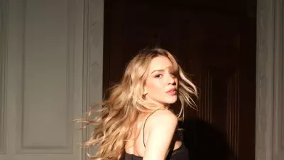 Sinem Kobal 2 Çocuk Annesi Olduğunu Unutturdu! Fit Fiziğiyle Büyüledi