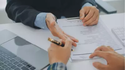 İş Sözleşmelerinde Cezai Şart Kuralı: İşçi Lehine Tek Taraflı Geçerli