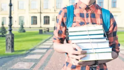 Tablet ve Telefonlara Veda, Kağıt Kitaplara Dönüş Başladı