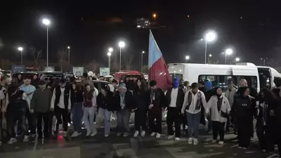 Trabzonspor Taraftarı Galatasaray Galibiyetini Coşkuyla Kutladı