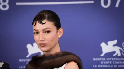 Ursula Corbero Anne Oldu! La Casa de Papel'in Tokyo'su Bebeğini Kucağına Aldı