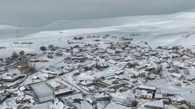 Van ve Bitlis'te Nisan Ayında Bile Zorlu Kış Şartları Devam Ediyor