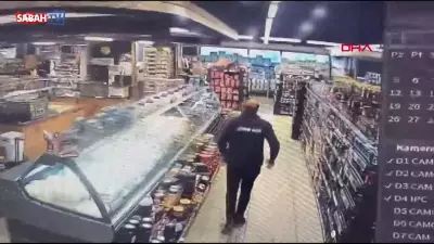 Van'da 5.2 Büyüklüğündeki Deprem Anı Güvenlik Kamerasına Yansıdı