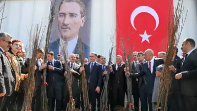Van'da Meyvecilikte Dev Adım: 4 Yılda 4,5 Milyon Fidan Toprakla Buluştu