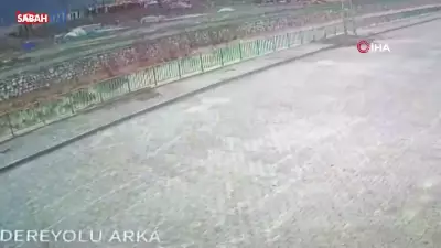 Yüksekova'da Sağanak Sonrası İstinat Duvarı Çöktü: O Anlar Kamerada