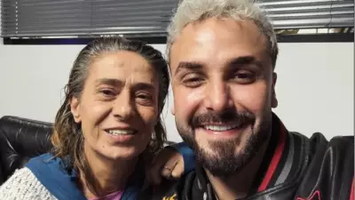 Yıldız Tilbe ve Sefo'dan Sosyal Medyada 'Şarkı Fotosu' Paylaşımı