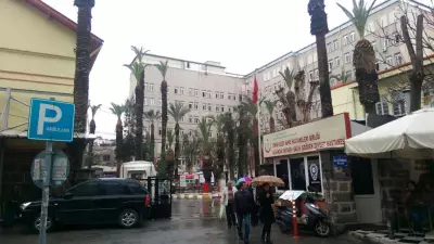 İzmir'de Anne ile Oğlu Bir Gün Arayla Kalp Krizi Nedeniyle Hayatını Kaybetti