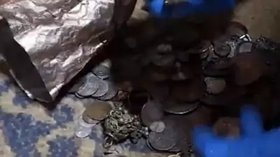 İzmir'de Tarihi Eser Operasyonu: 203 Parça Ele Geçirildi, 1 Şüpheli Yakalandı