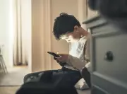 Akıllı Telefonsuz Bir Nesil mi Geliyor? Uzmanlar Yeni Trendi Tartışıyor