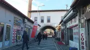 Balıkesir'deki Tarihi Hanay Camii: Altından Yol Geçen 283 Yıllık İbadethane