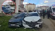 Bingöl'de Korkunç Trafik Kazası: İki Araç Kafa Kafaya Çarpıştı, 4 Yaralı