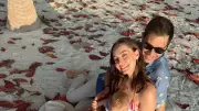 Cansel Elçin ve Tuğçe Bayat, oğulları Atlas ile yaz sezonunu açtı