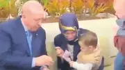 Cumhurbaşkanı Erdoğan Gençlerle Buluştu, Miniklere Harçlık Dağıttı