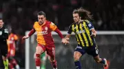 Fenerbahçe-Galatasaray derbilerinde kart rekoru: 20 maçta 15 kırmızı, 142 sarı