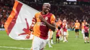 Gladyatör Osimhen! Maskesi ve Bandajıyla Sahalara Dönüyor