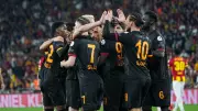 Göztepe, Galatasaray'ı 2-1 Mağlup Etti: Sarı-Kırmızılılar Şampiyonluk Yolunda Zorlandı