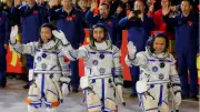 Çin'in Shenzhou-21 Astronot Ekibi Uzayda Bir Ay Daha Kalacak