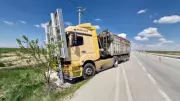 Karaman'da TIR sürücüsü fenalaştı, 4 yaralı