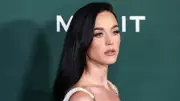 Katy Perry Roma'da Şok Yaratı: Trevi Çeşmesi'ne Kredi Kartı Attı!